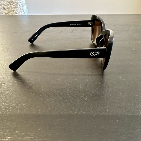 Quay Australia Breath Of Life Shiny Yellow Mirrored Lenses Oversized Sunglasses - Picture 7 of 11